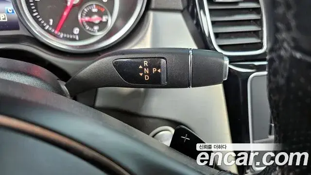 Mercedes-Benz GLE-Class 2018 — Photo 14/20