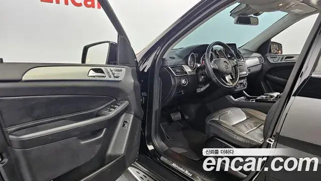 Mercedes-Benz GLE-Class 2018 — Photo 6/20