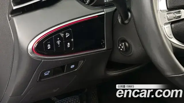 Genesis GV70 2021 — ფოტო 17/20