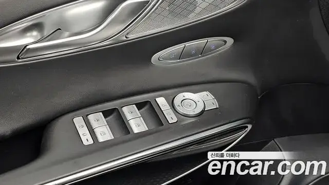 Genesis GV70 2021 — ფოტო 15/20