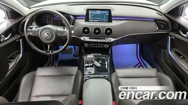 Kia Stinger 2018 — ფოტო 17/20