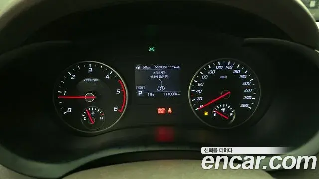 Kia Stinger 2018 — ფოტო 7/20