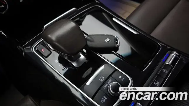 Kia Stinger 2018 — ფოტო 19/20
