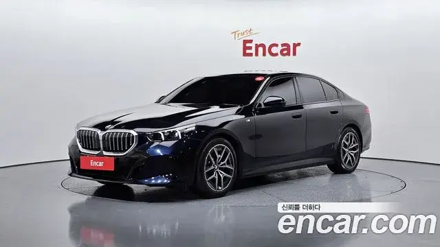BMW 5 Series 2025 — Фото 1/20