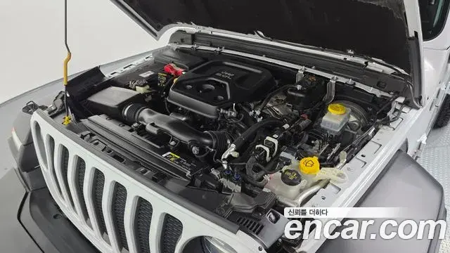 Jeep Wrangler 2019 — ფოტო 19/20