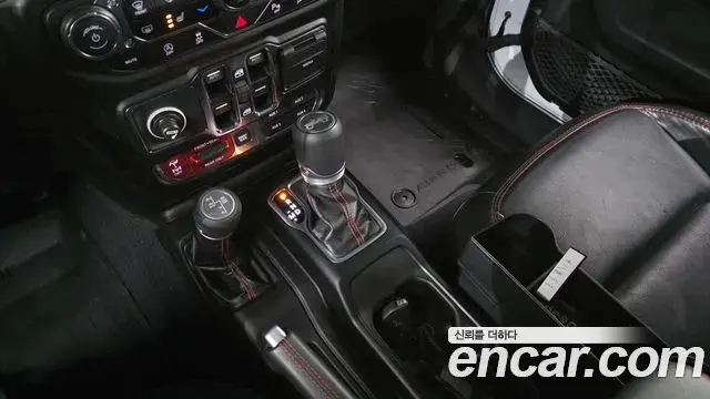 Jeep Wrangler 2019 — ფოტო 10/20
