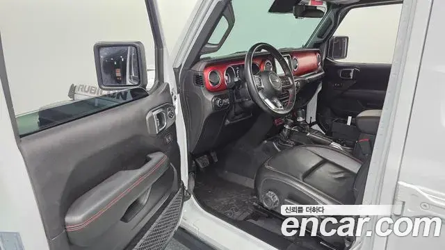 Jeep Wrangler 2019 — ფოტო 18/20