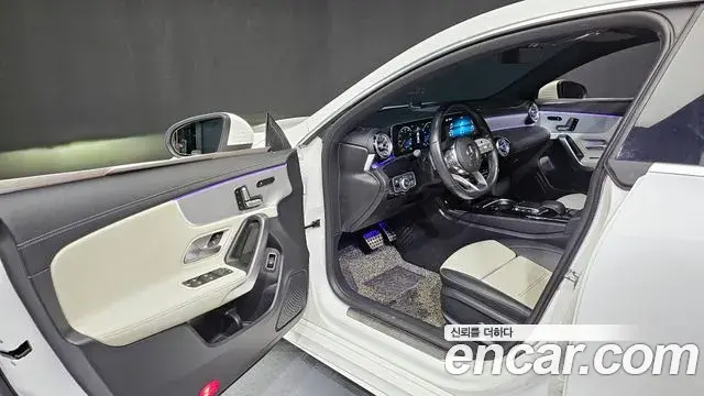Mercedes-Benz CLA-Class 2020 — Фото 10/20
