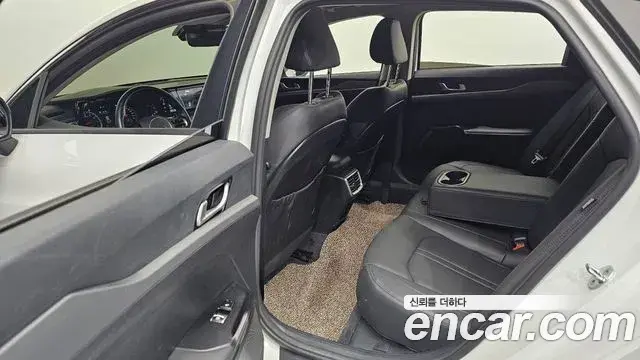 Kia K5 2019 — ფოტო 10/20
