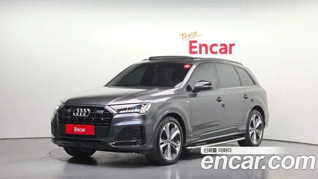 Audi Q7 2022 — ფოტო 17/20