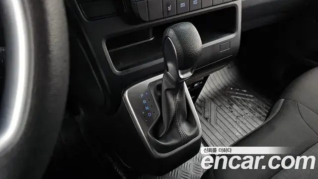Hyundai Staria 2023 — Şəkil 10/20