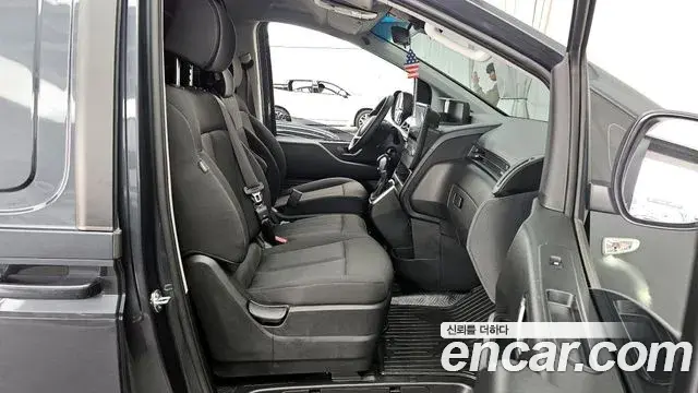 Hyundai Staria 2023 — Şəkil 16/20