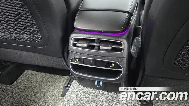 Genesis GV70 2022 — Şəkil 13/20