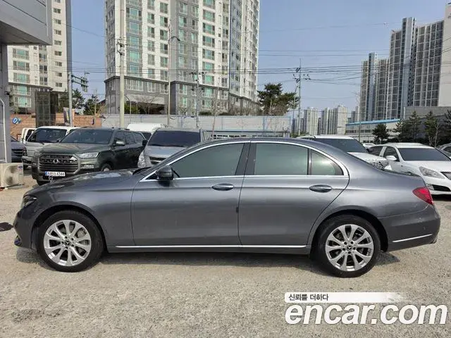 Mercedes-Benz E-Class 2018 — Photo 14/20
