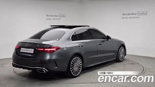 Mercedes-Benz C-Class 2022 — Photo 8/20