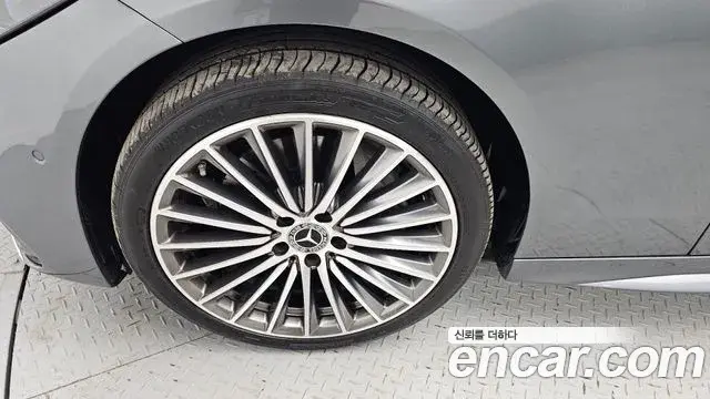 Mercedes-Benz C-Class 2022 — Photo 16/20