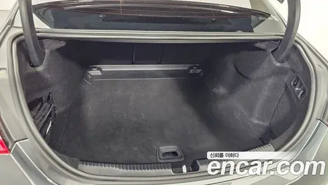 Mercedes-Benz C-Class 2022 — Photo 13/20