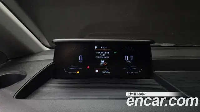 Hyundai Staria 2021 — Photo 8/20