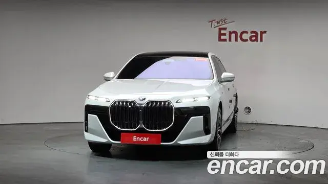 BMW 7 Series 2023 — Фото 3/20