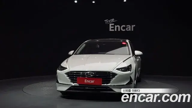 Hyundai Sonata Hybrid 2019 — ფოტო 2/20