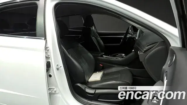 Hyundai Sonata Hybrid 2019 — ფოტო 19/20