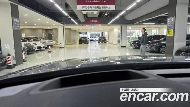 Land Rover Range Rover Velar 2024 — Şəkil 10/20