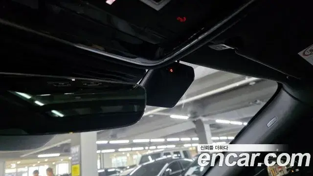 Land Rover Range Rover Velar 2024 — Şəkil 18/20