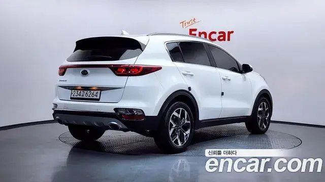 Kia Sportage The Bold 2021 — Фото 2/20
