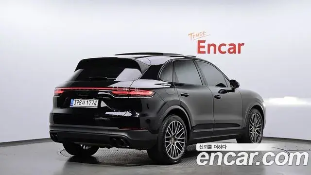 Porsche Cayenne 2022 — Şəkil 18/20