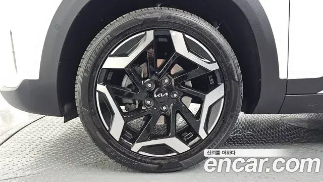 Kia Seltos 2023 — Photo 24/33