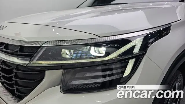 Kia Seltos 2023 — Photo 16/33