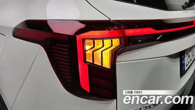 Kia Seltos 2023 — Photo 8/33