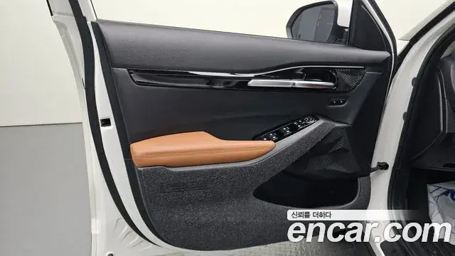 Kia Seltos 2023 — Photo 17/33