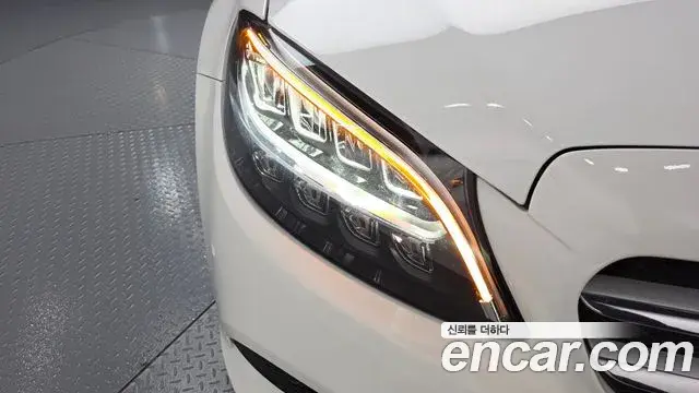 Mercedes-Benz C-Class 2020 — ფოტო 18/32