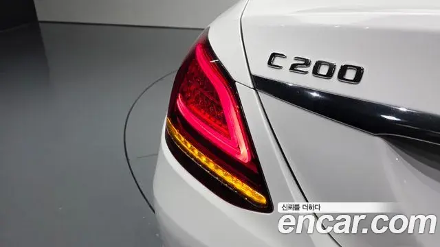 Mercedes-Benz C-Class 2020 — ფოტო 31/32