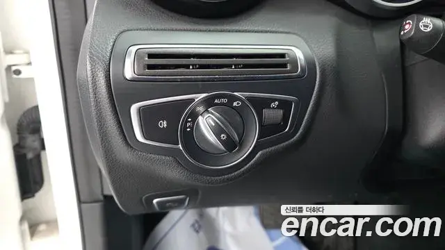 Mercedes-Benz C-Class 2020 — ფოტო 19/32