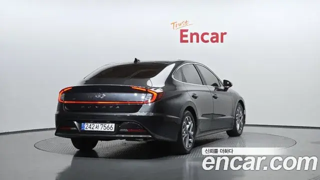 Hyundai Sonata 2019 — Фото 2/20