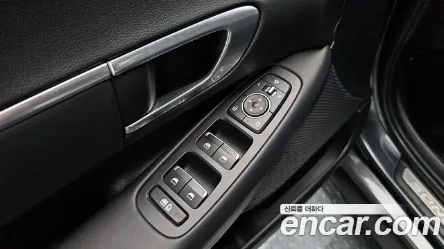 Hyundai Sonata Hybrid 2019 — Photo 11/32