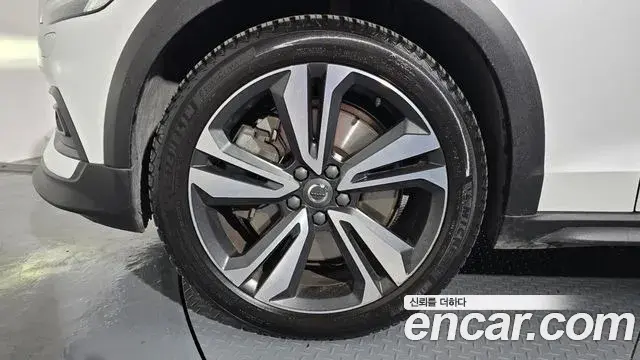 Volvo V60 Cross Country 2019 — ფოტო 7/20