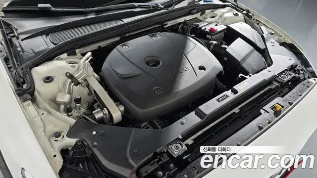Volvo V60 Cross Country 2019 — ფოტო 4/20