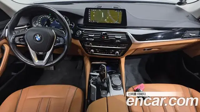 BMW 5 Series 2018 — Photo 15/32