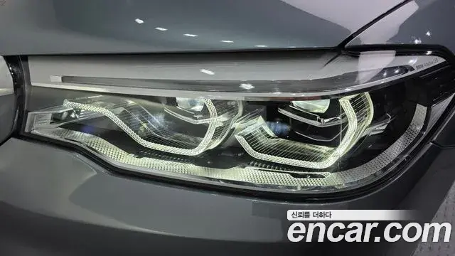 BMW 5 Series 2018 — Photo 28/32