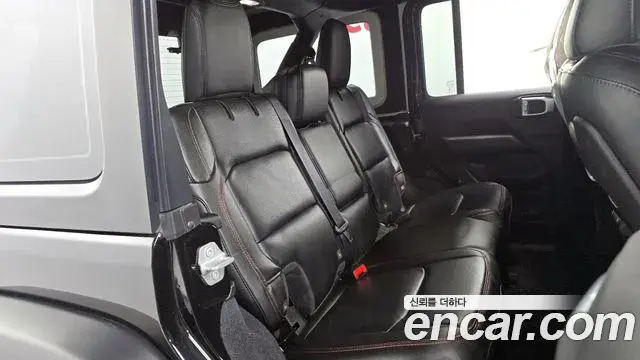 Jeep Wrangler 2022 — Photo 28/29