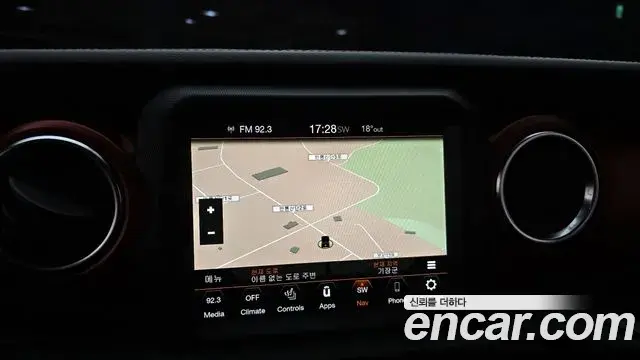 Jeep Wrangler 2022 — Photo 21/29