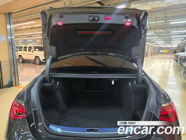 Mercedes-Benz S-Class 2025 — Фото 12/20