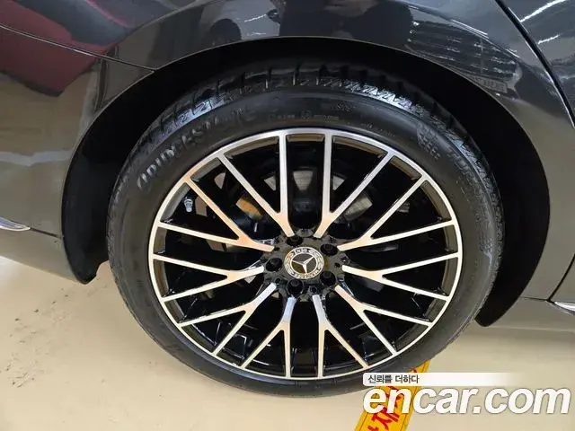 Mercedes-Benz S-Class 2025 — Фото 16/20