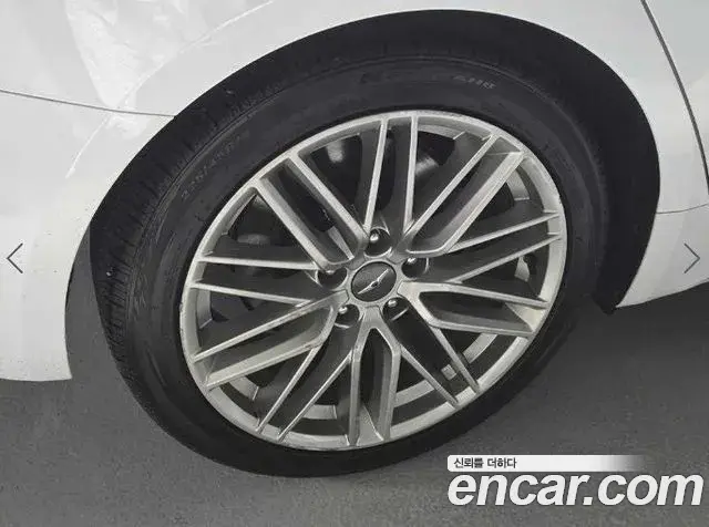 Genesis G70 2019 — Photo 4/20