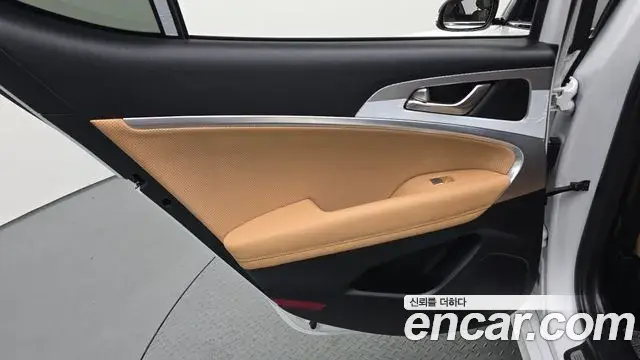 Genesis G70 2021 — ფოტო 27/31
