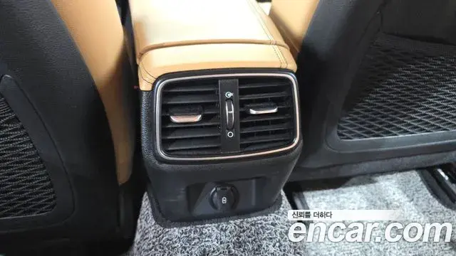 Genesis G70 2021 — ფოტო 11/31