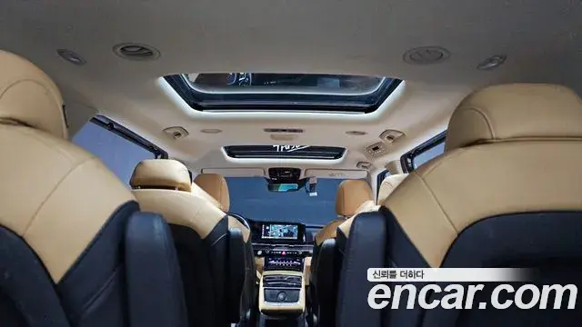 Kia Carnival 2022 — Фото 18/20
